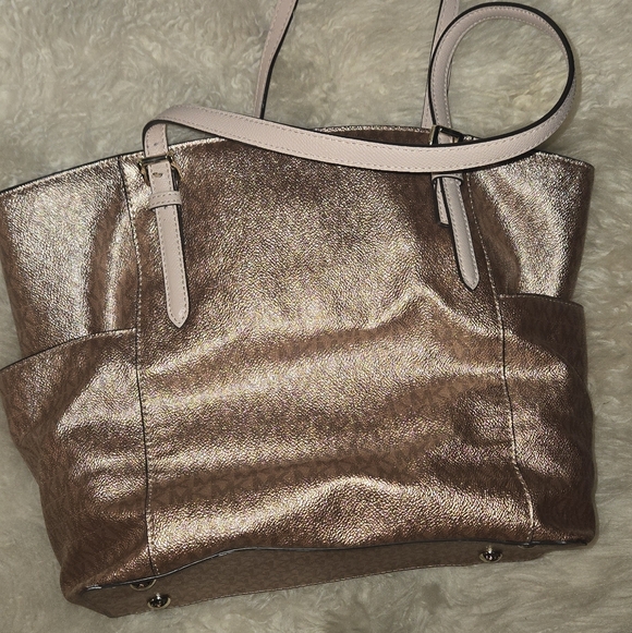 BEAUTIFUL & UNIQUE Michael Kors Rose Gold JET SET Bag IN PRESTINE CONDITION. - Picture 5 of 8